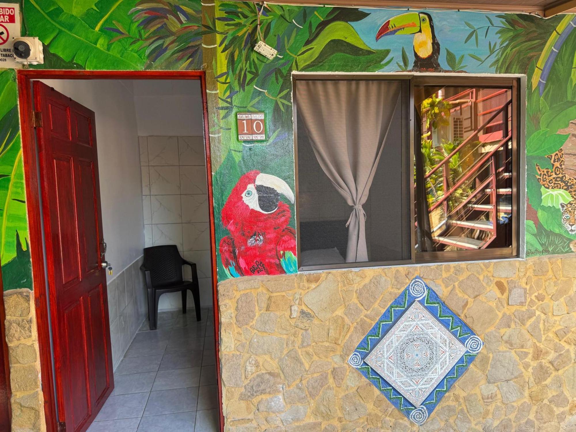 Costa Linda Art Hostel Manuel Antonio Eksteriør bilde